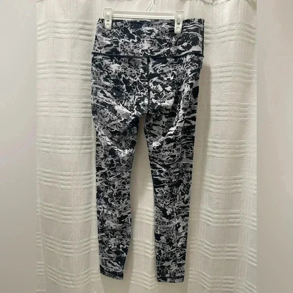 Lululemon Wunder Under leggings - Picture 3 of 10